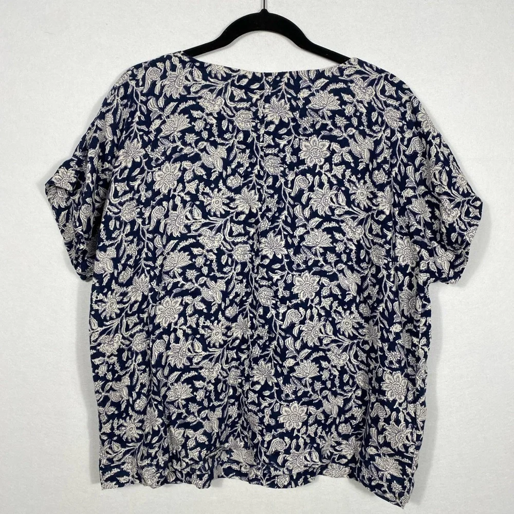 Pure Jill 100% Linen Floral Top size Large
Boxy Fit Lagenlook - Picture 2 of 8
